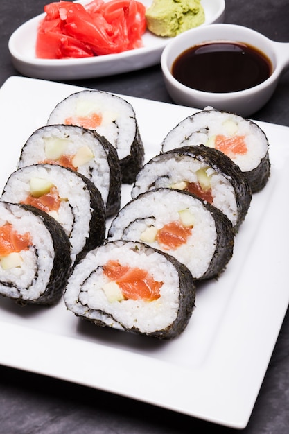 Rolos de sushi