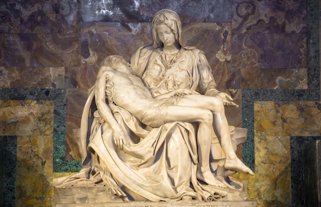 ROMA, ESTADO DO VATICANO - 28 de agosto de 2018: PietÃƒÂƒÃ‚ÂƒÃƒÂ‚Ã‚Â di Michelangelo (A Piedade), 1498-1499, localizado na Basílica de São Pedro em Roma