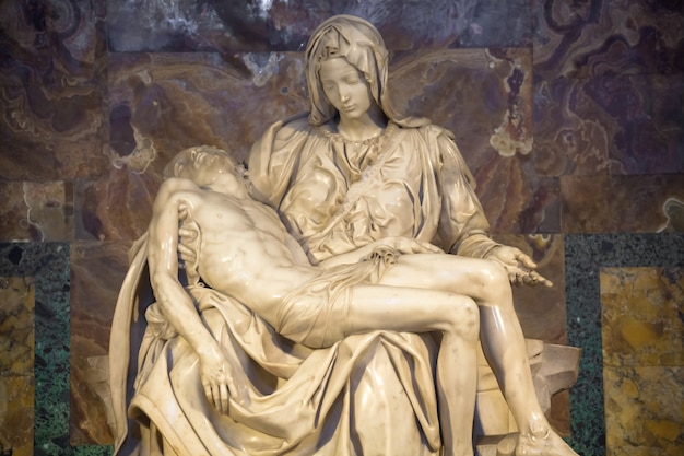 Roma, estado do vaticano - 28 de agosto de 2018: pietãƒâƒã‚âƒãƒâ‚ã‚â di michelangelo (a piedade), 1498-1499, localizado na basílica de são pedro em roma