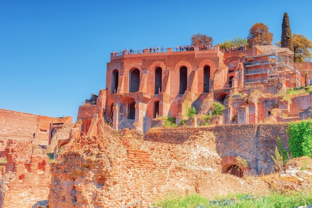 ROMA ITALIA 08 DE MAYO DE 2017 Objetos arqueológicos e históricos en Roma unidos por el nombre Foro Romano Foro Romano y Palatino HillForo Romano e Palatino