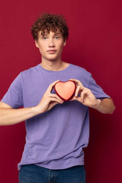 Romance divertido del regalo de la caja en forma de corazón del adolescente