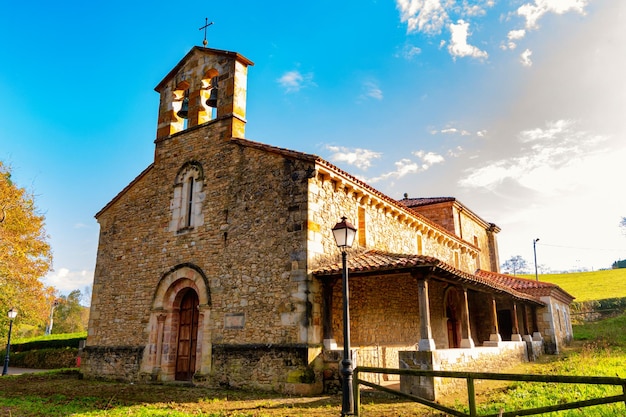 Romanische Kirche San Juan de Berbio