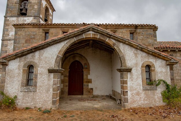 Romanische Kirche San Vicente in Loma Somera