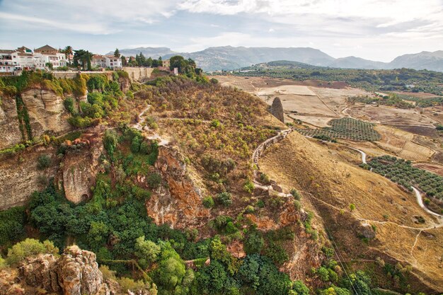 Ronda Spain Vista panorâmica de um arco de Puente Nuevo e da ponte de Puente Nuevo