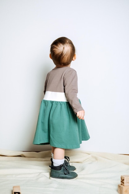 Ropa de color unisex de moda para bebés para bebés niñas lindas en vestido de algodón de paleta de colores neutros