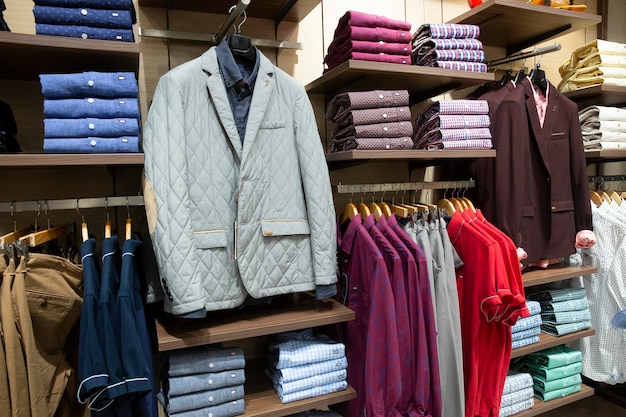 Ropa para la venta en la tienda