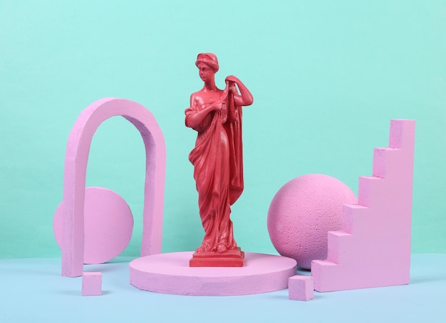 Foto rosa antike göttinnenstatue auf dem podium mit geometrischen formen konzeptkunst mode-minimalismus