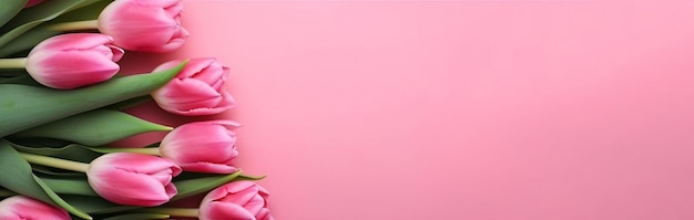 Rosa Hintergrund mit einem Strauß Rosen darauf