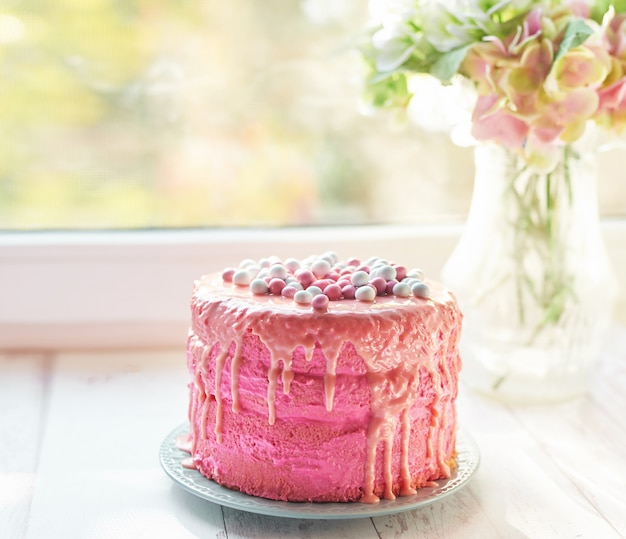 Rosa Ostern-Kuchen, ein köstliches Muttertagsgeschenk, Geburtstagsbonbons