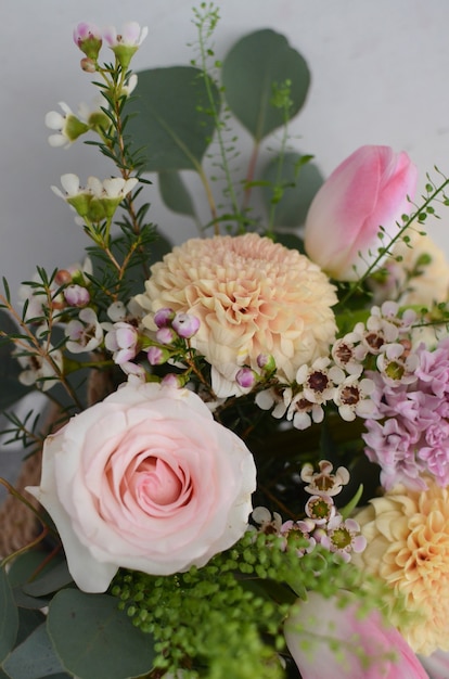 Rosarosen-Blumen-Arrangement