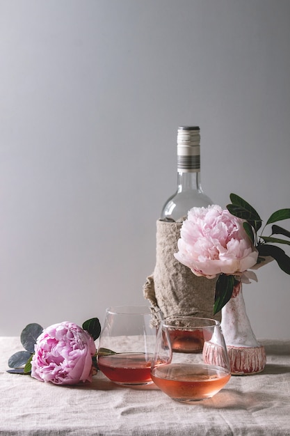 Rose vinho com flores