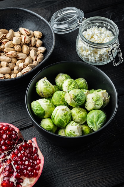 Rosenkohl mit Granatapfel und Pistazien