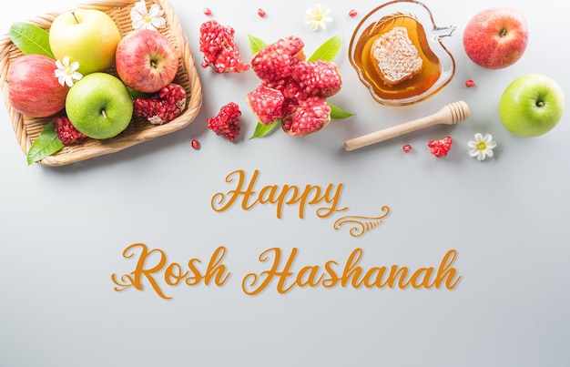 Rosh Hashanah jüdisches Neujahrsfeiertag Konzept traditioneller oder religiöser Symbole auf weißem Hintergrund