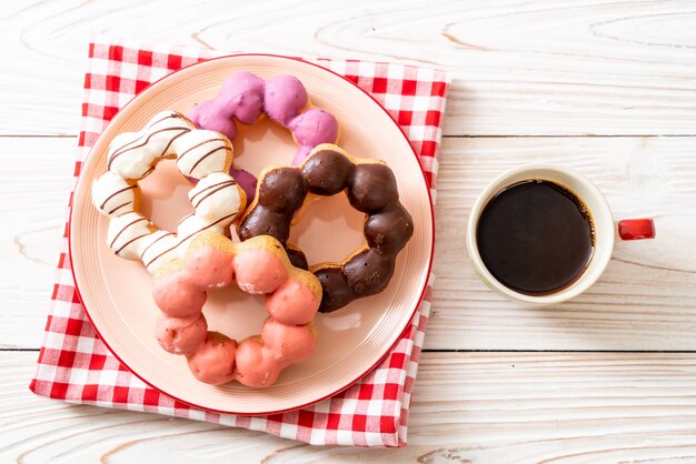 rosquilla con café negro