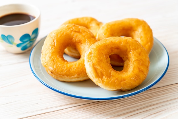 rosquilla con café negro