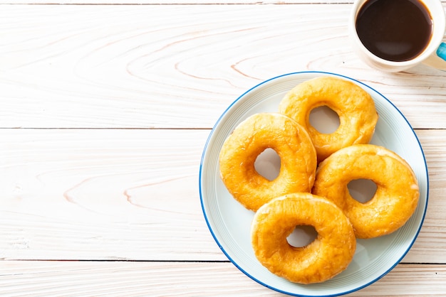 rosquilla con café negro