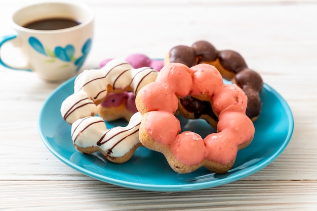 rosquilla con café negro