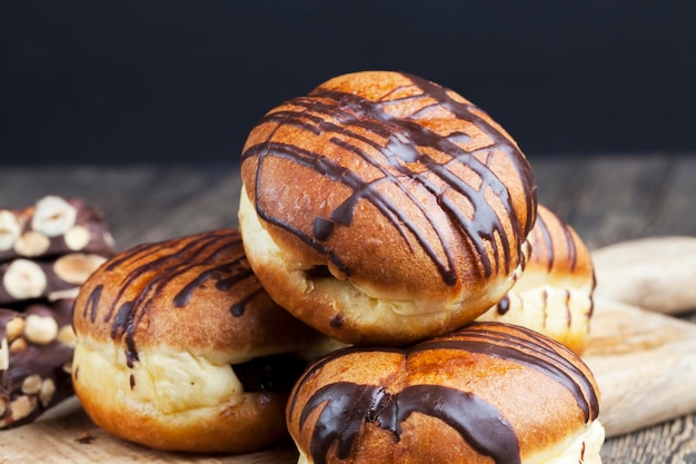 Rosquillas berlinesas con relleno de chocolate