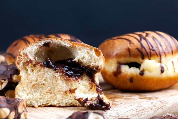 Rosquillas berlinesas con relleno de chocolate