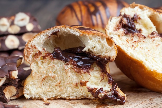 Rosquillas berlinesas con relleno de chocolate