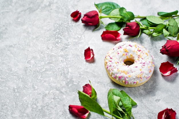 Rosquillas blancas con chispas.