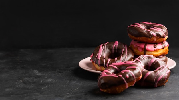 Foto rosquillas glaseadas de primer plano