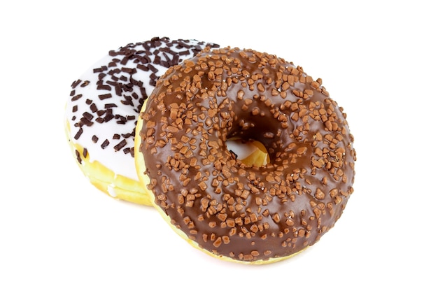 Rosquinhas deliciosas isoladas em um fundo branco