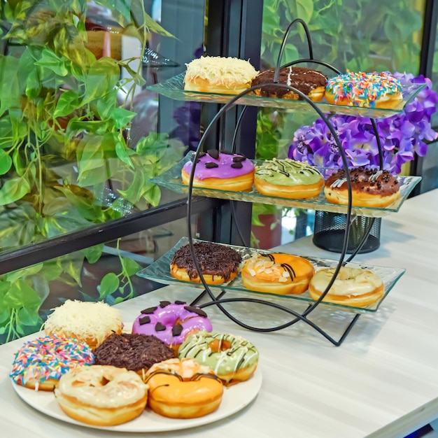 Rosquinhas vitrificadas com fundo de comida branca granulada