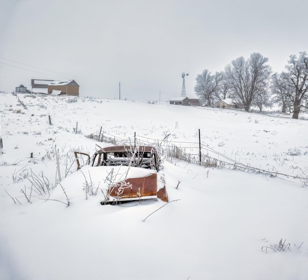 Rostige Autounfall im Winter Foto