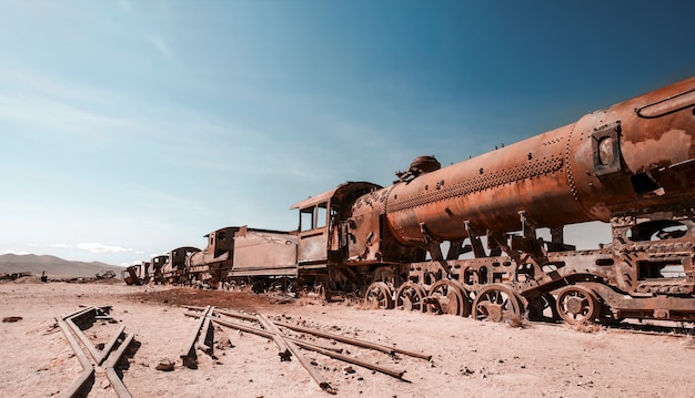 Rostige Dampflokomotiven in Bolivien