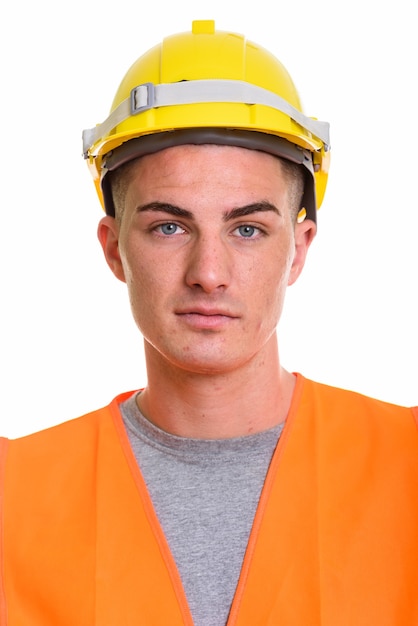 Rosto de jovem trabalhador da construção civil