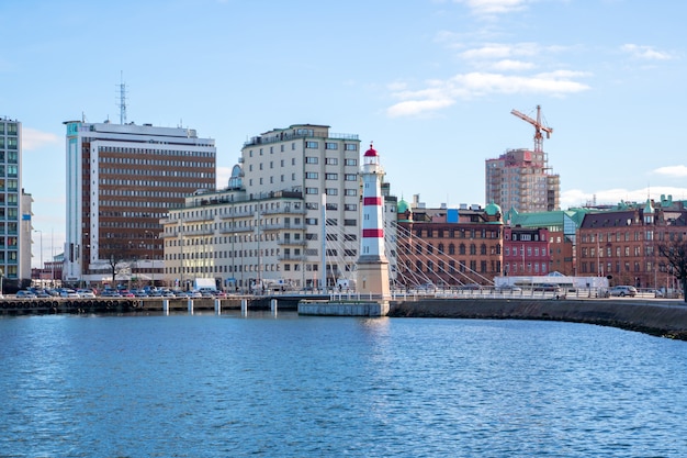 Rot gestreifter Leuchtturm in Malmö in Südschweden