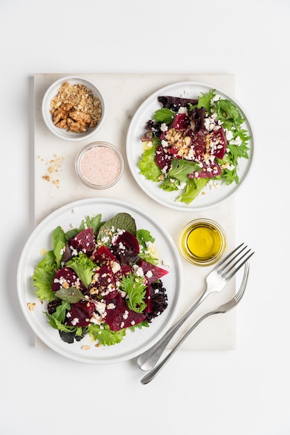 Rote-Bete-Salat mit Feta-Käse und Walnüssen