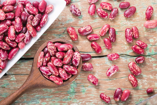 Rote Bohne in Schüssel auf dem Tisch Phaseolus vulgaris