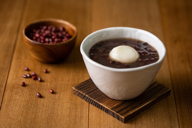 Rote-Bohnen-Suppe-Knödel