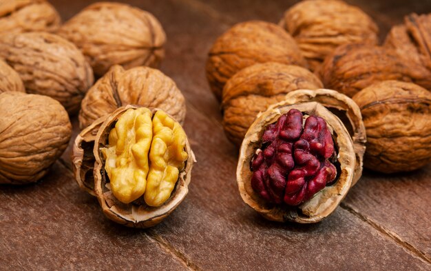 Rote Donau und Juglans Regia Walnüsse