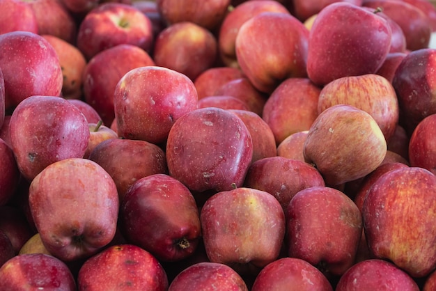 Rote Äpfel Hintergrund Frische Äpfel Sorte im Shop angebaut Apple geeignet für Saft Strudel Apfelpüree Kompott