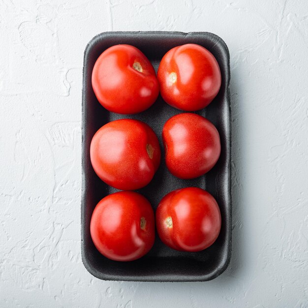 Rote Tomaten, auf weißem Hintergrund