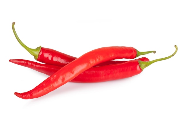 Roter Chili oder Chili Cayennepfeffer isoliert auf weißem Hintergrund