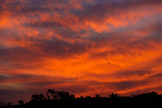 Foto roter himmel bei sonnenuntergang