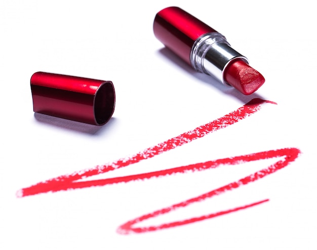 Roter Lippenstift mit Spuren