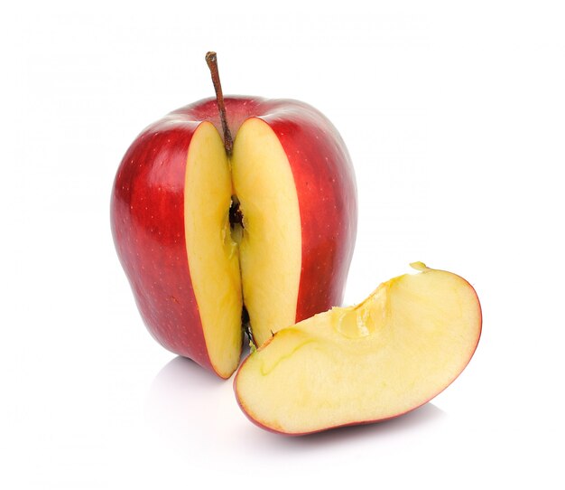 Roter reifer Apfel lokalisiert auf Weiß