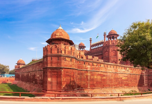 Foto rotes fort in indien, delhi, berühmte festungsansicht.