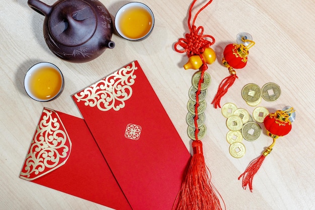 Rotes paket des chinesischen neujahrsfests das chinesische glück und viel glück