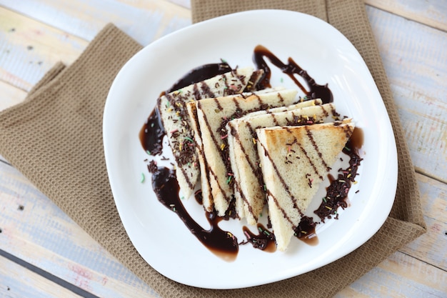 Foto roti bakar ou pão torrado com chocolate