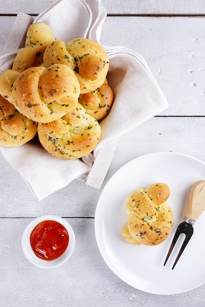 Roti bawang o pan con nudos de ajo