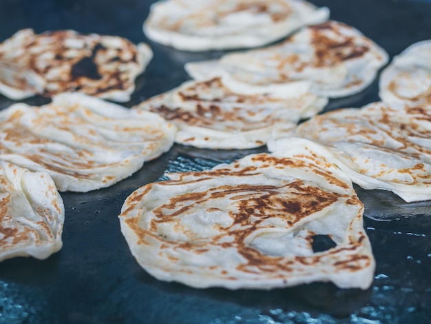 Roti Fazendo comida de rua tradicional indiana