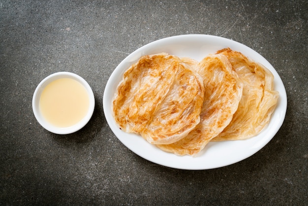 roti con leche condensada azucarada