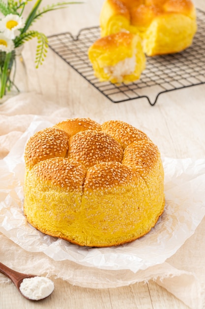 Roti Sobek oder Roti Gembong oder Weiches Brot Dieses Brot hat einen süßen Geschmack mit einer weichen Textur