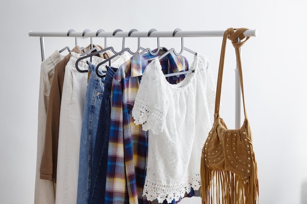 roupas femininas em estilo boho